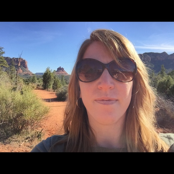 Meet your Posher, Melissa - Picture 1 of 1